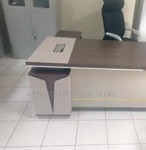 Office Desk; 1.8 Meters Executive Officials Desk With Power Cable