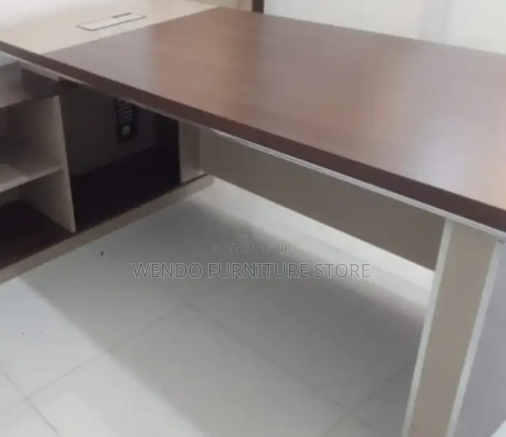 Office Desk; 1.8 Meters Executive Officials Desk With Power Cable