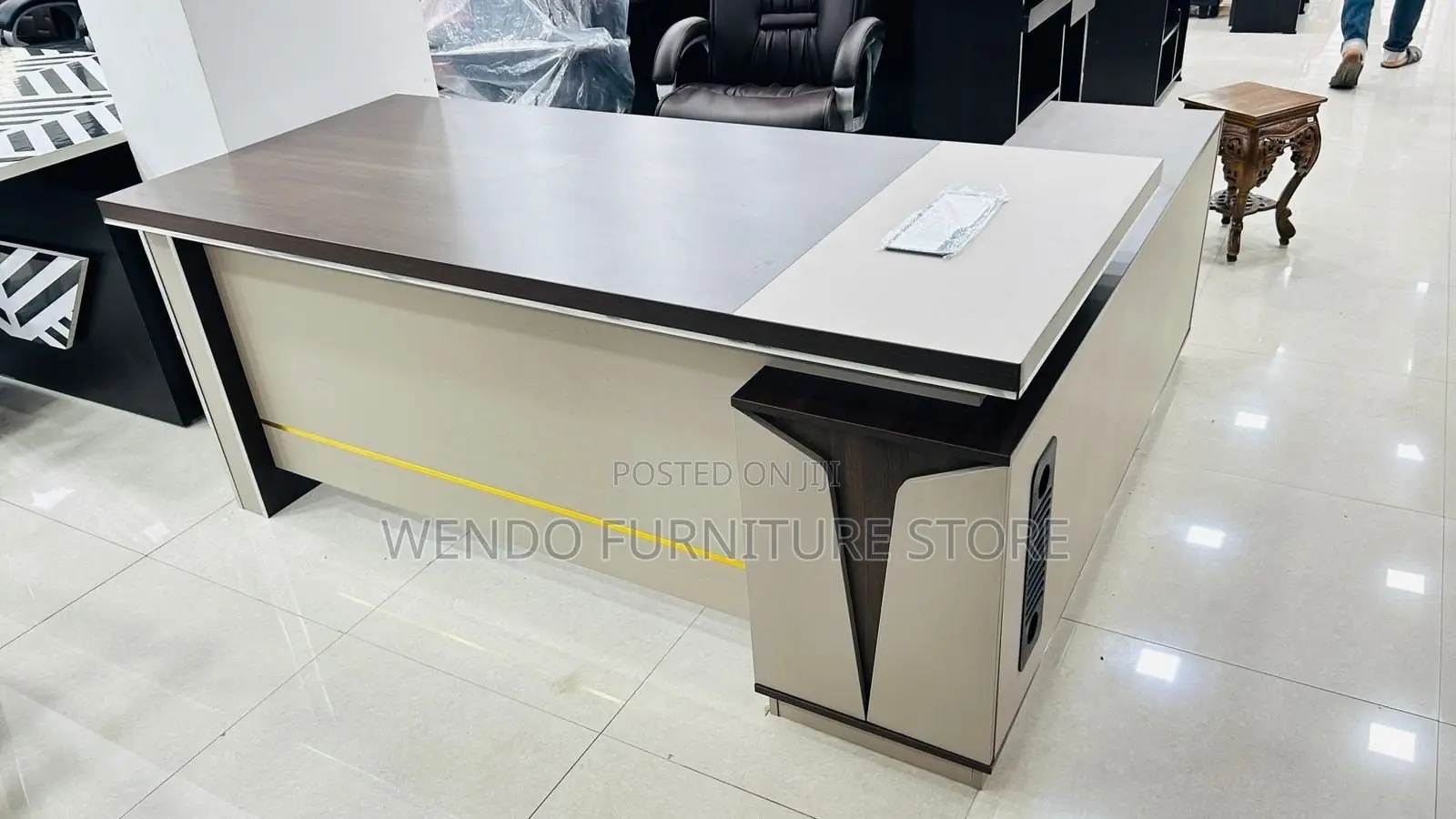 Office Desk; 1.8 Meters Executive Officials Desk With Power Cable