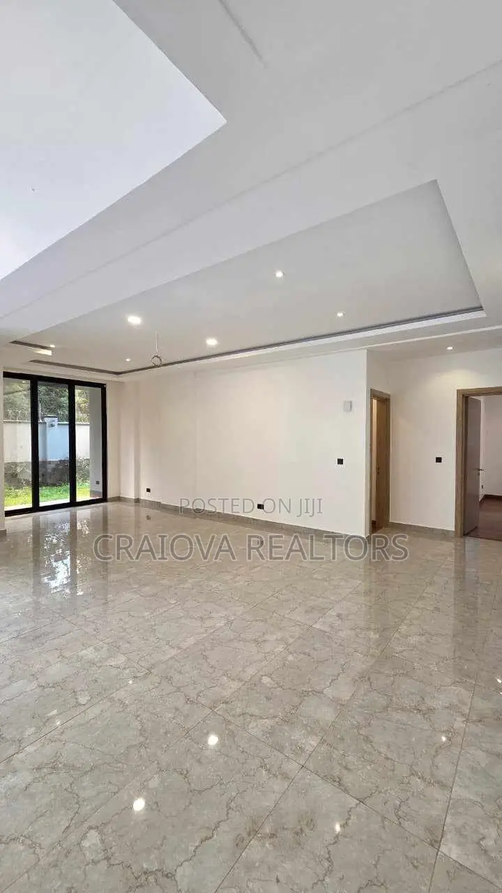 8bdrm Duplex in Spring Valley for sale