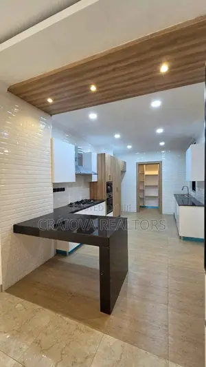 8bdrm Duplex in Spring Valley for sale