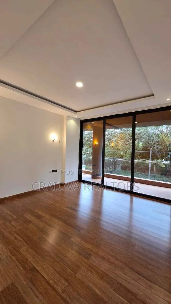 8bdrm Duplex in Spring Valley for sale