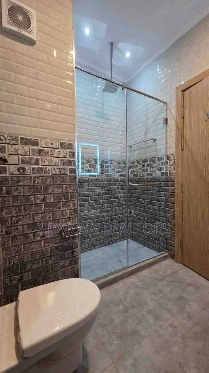 8bdrm Duplex in Spring Valley for sale