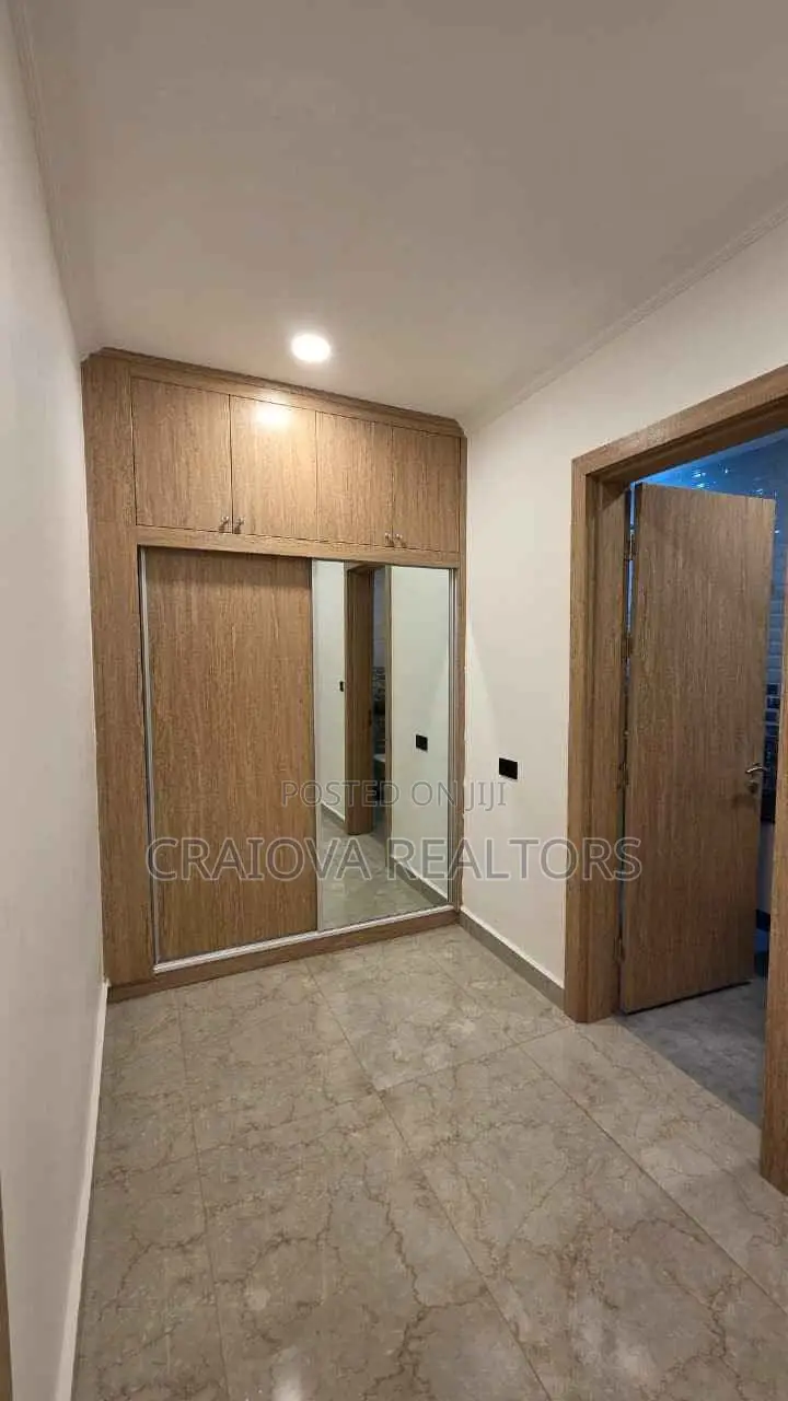 8bdrm Duplex in Spring Valley for sale