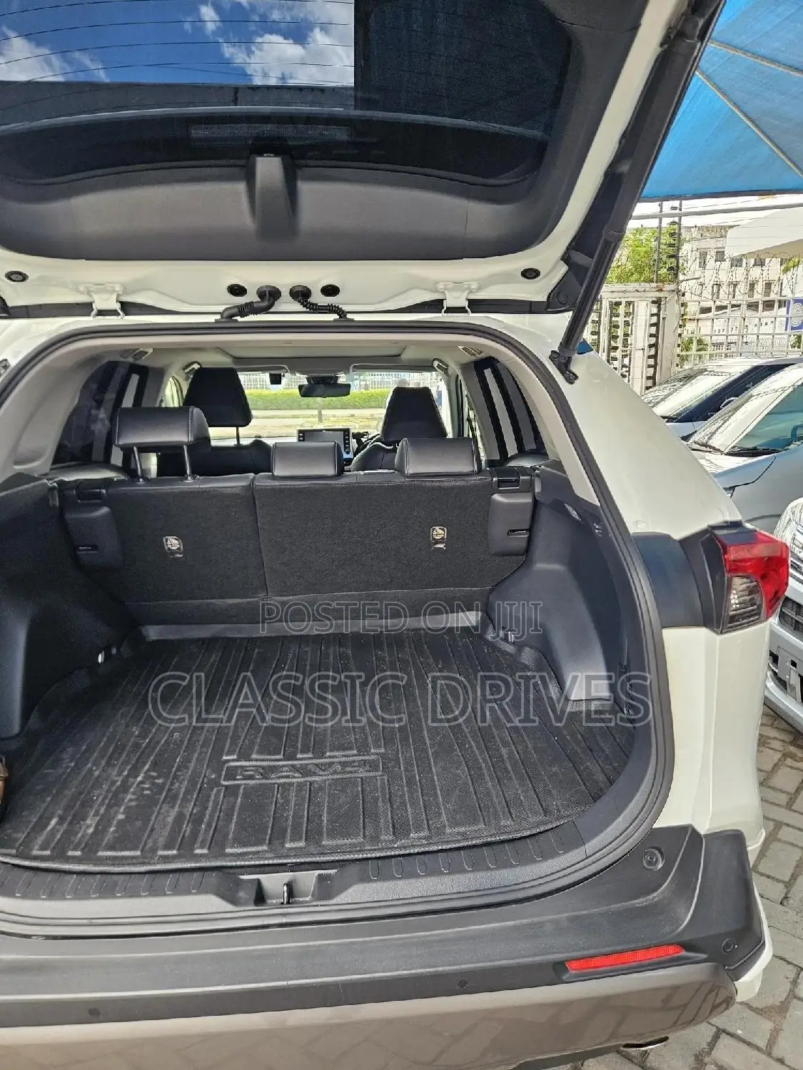 Toyota RAV4 2020 White