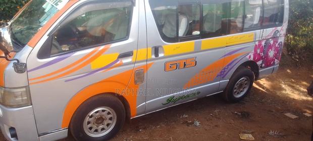 Toyota HiAce 2010 Silver - thumbnail 2