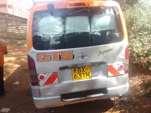 Toyota HiAce 2010 Silver