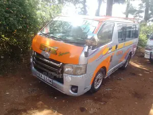 Toyota HiAce 2010 Silver