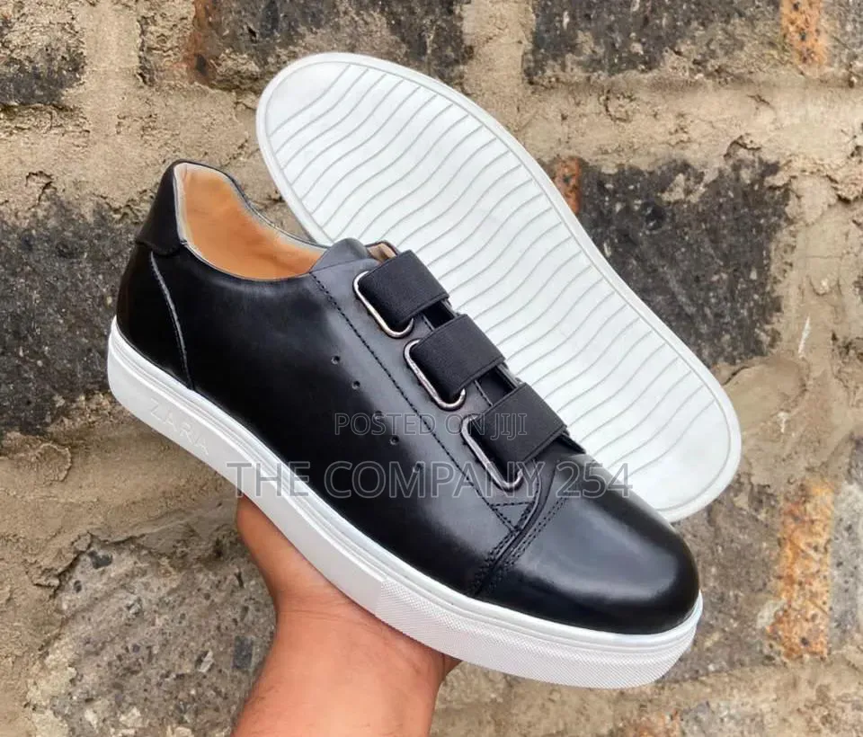 Quality Leather Casual Men Designer Shoes Available