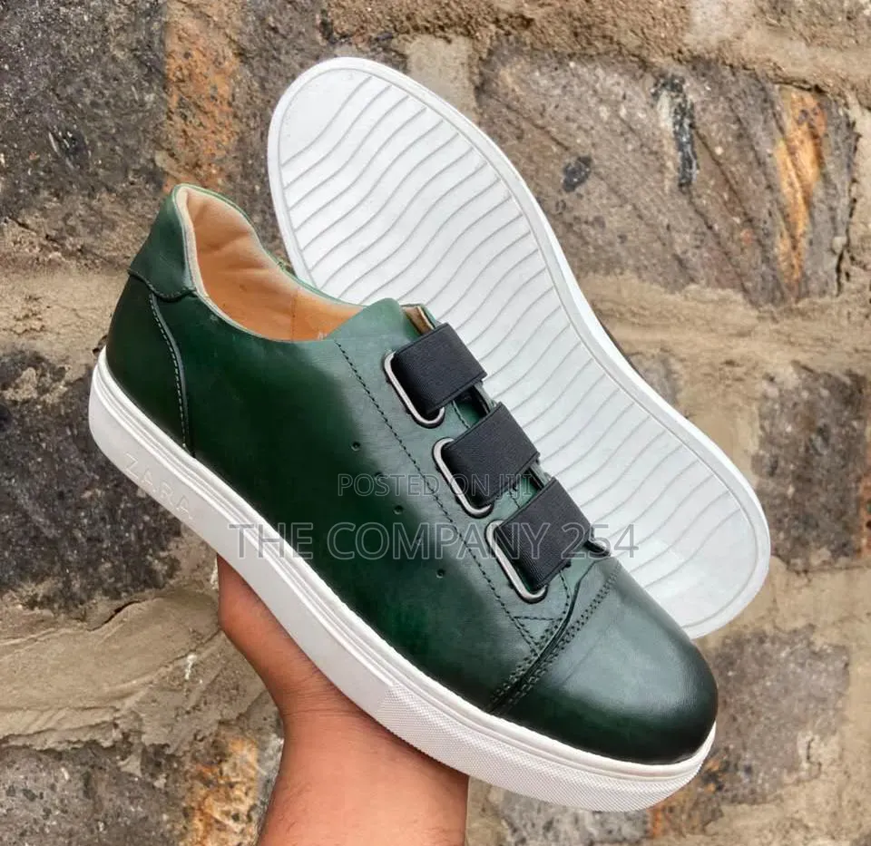 Quality Leather Casual Men Designer Shoes Available