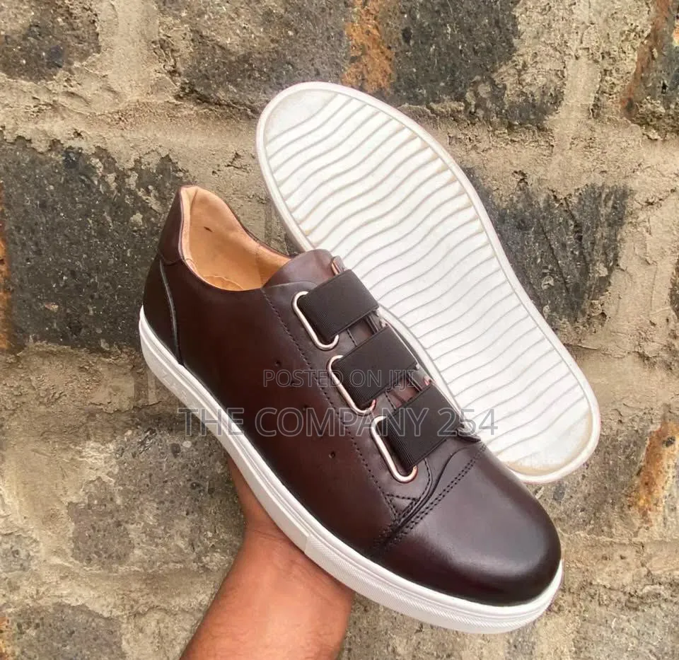 Quality Leather Casual Men Designer Shoes Available