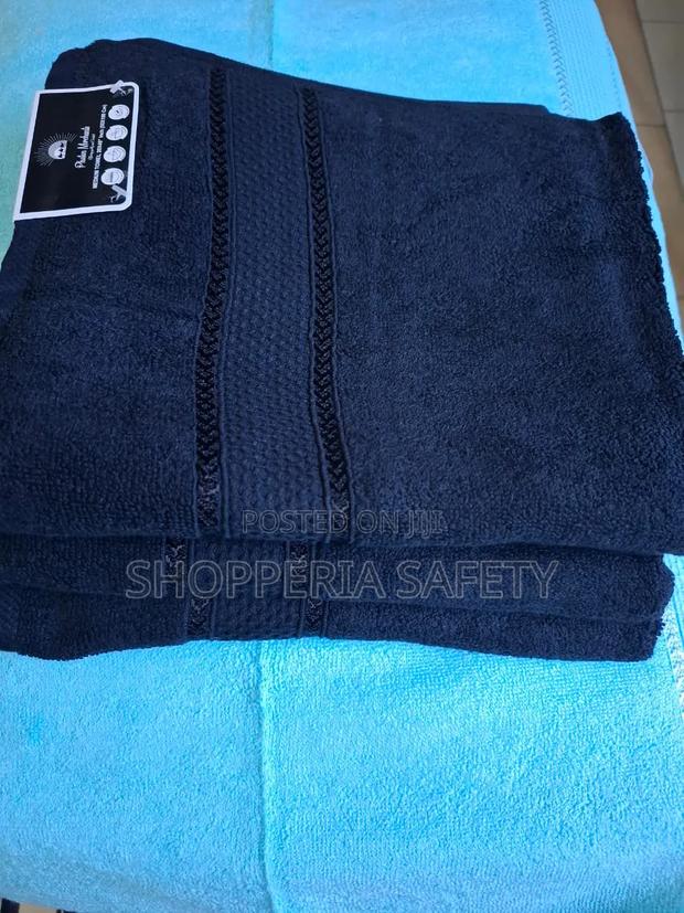 Salon Towel Black and White - main view