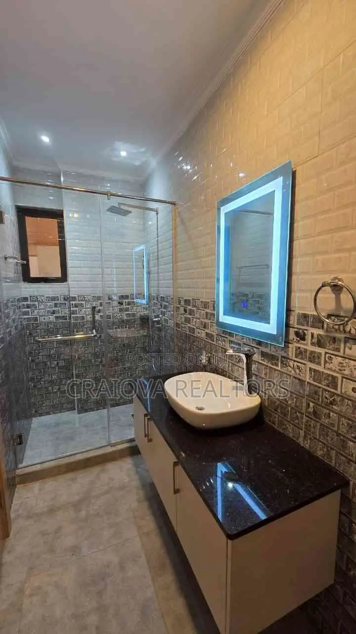 8bdrm Duplex in Spring Valley for sale