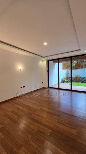 8bdrm Duplex in Spring Valley for sale