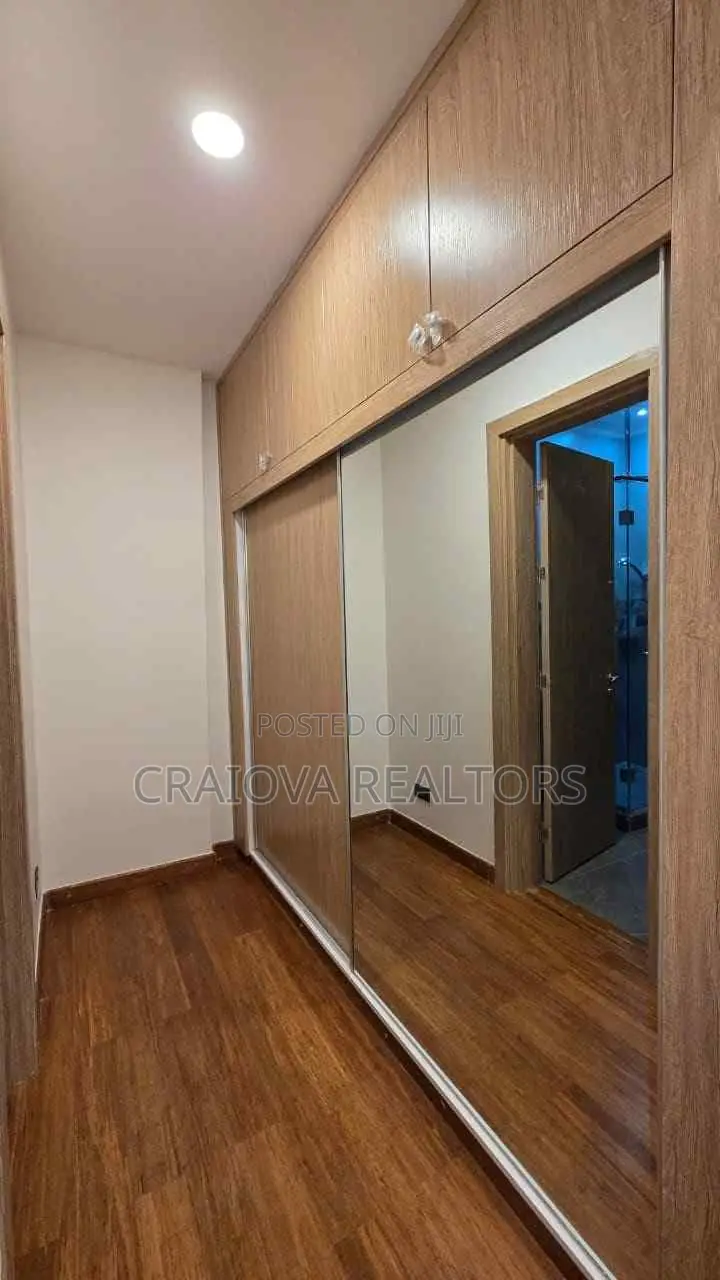 8bdrm Duplex in Spring Valley for sale