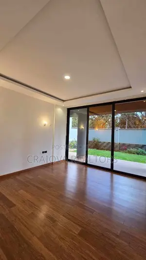 8bdrm Duplex in Spring Valley for sale