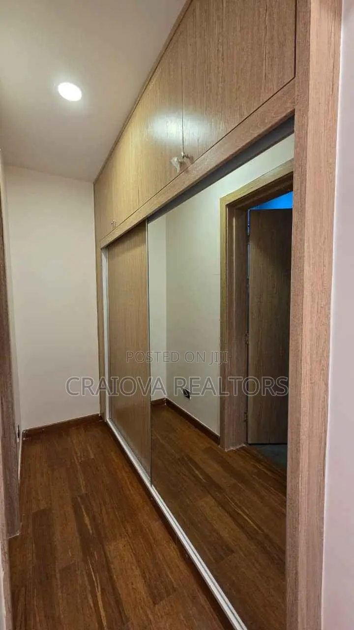 8bdrm Duplex in Spring Valley for sale