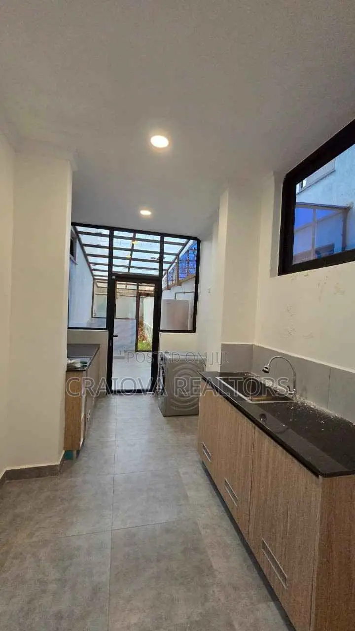 8bdrm Duplex in Spring Valley for sale