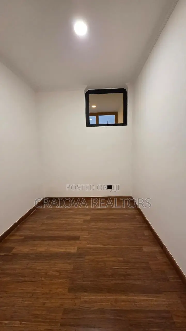 8bdrm Duplex in Spring Valley for sale