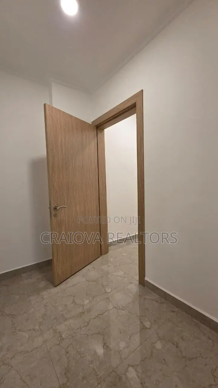 8bdrm Duplex in Spring Valley for sale