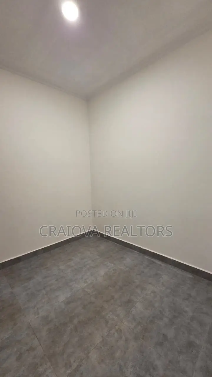 8bdrm Duplex in Spring Valley for sale