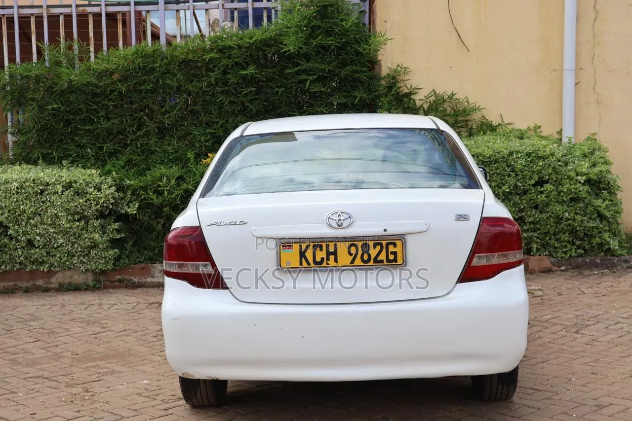 Toyota Axio 2009 White