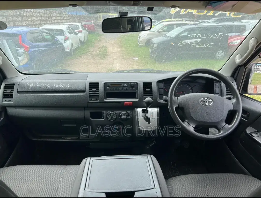 Toyota HiAce 2019 Silver