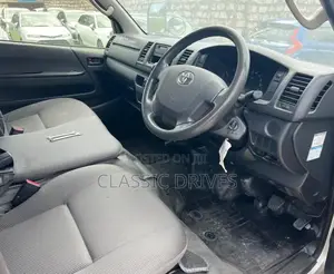 Toyota HiAce 2019 Silver