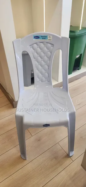 2043 White Kenpoly Plastic Chairs