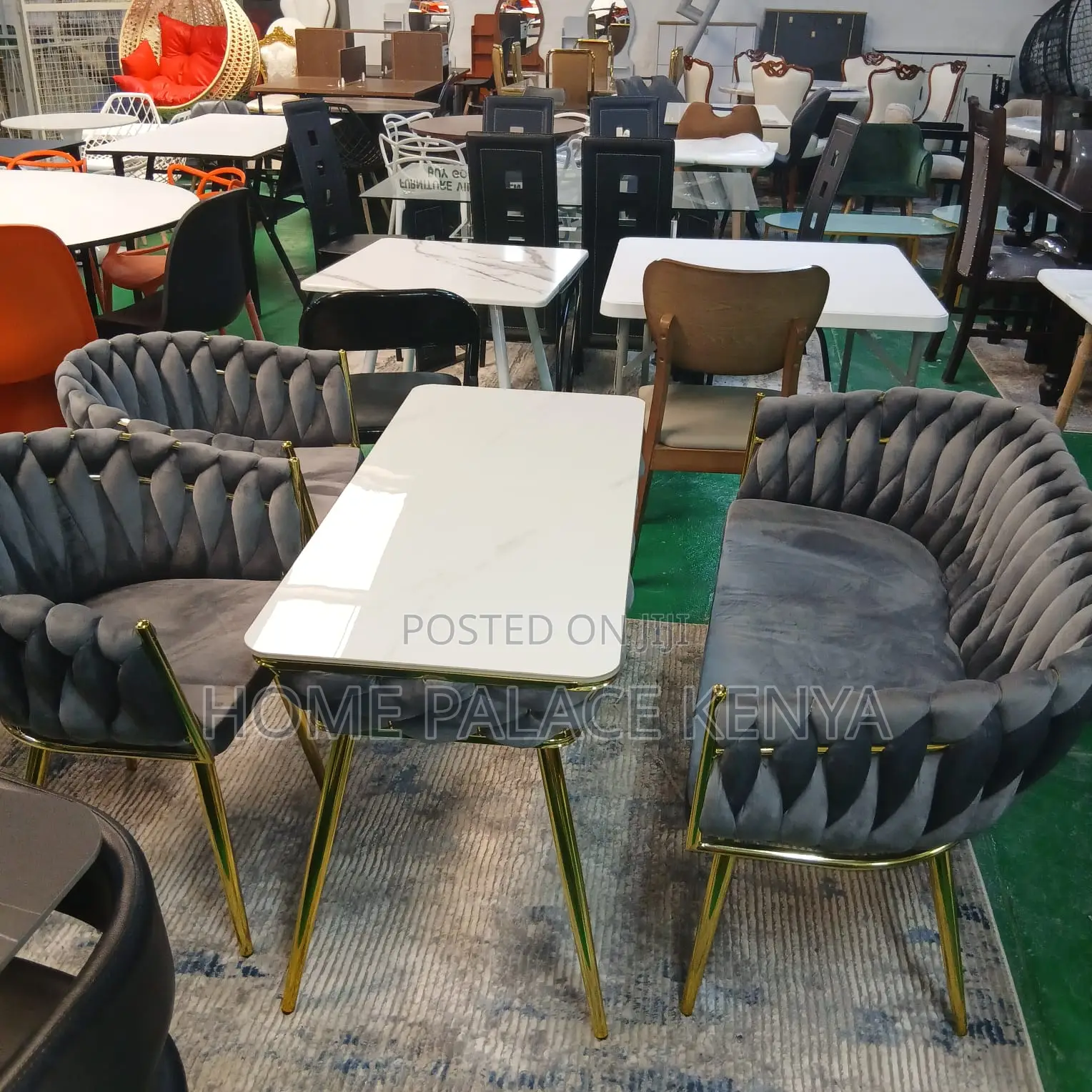Outdoor Set: 4 Seater Luxury Velvet Outdoor Dining Set