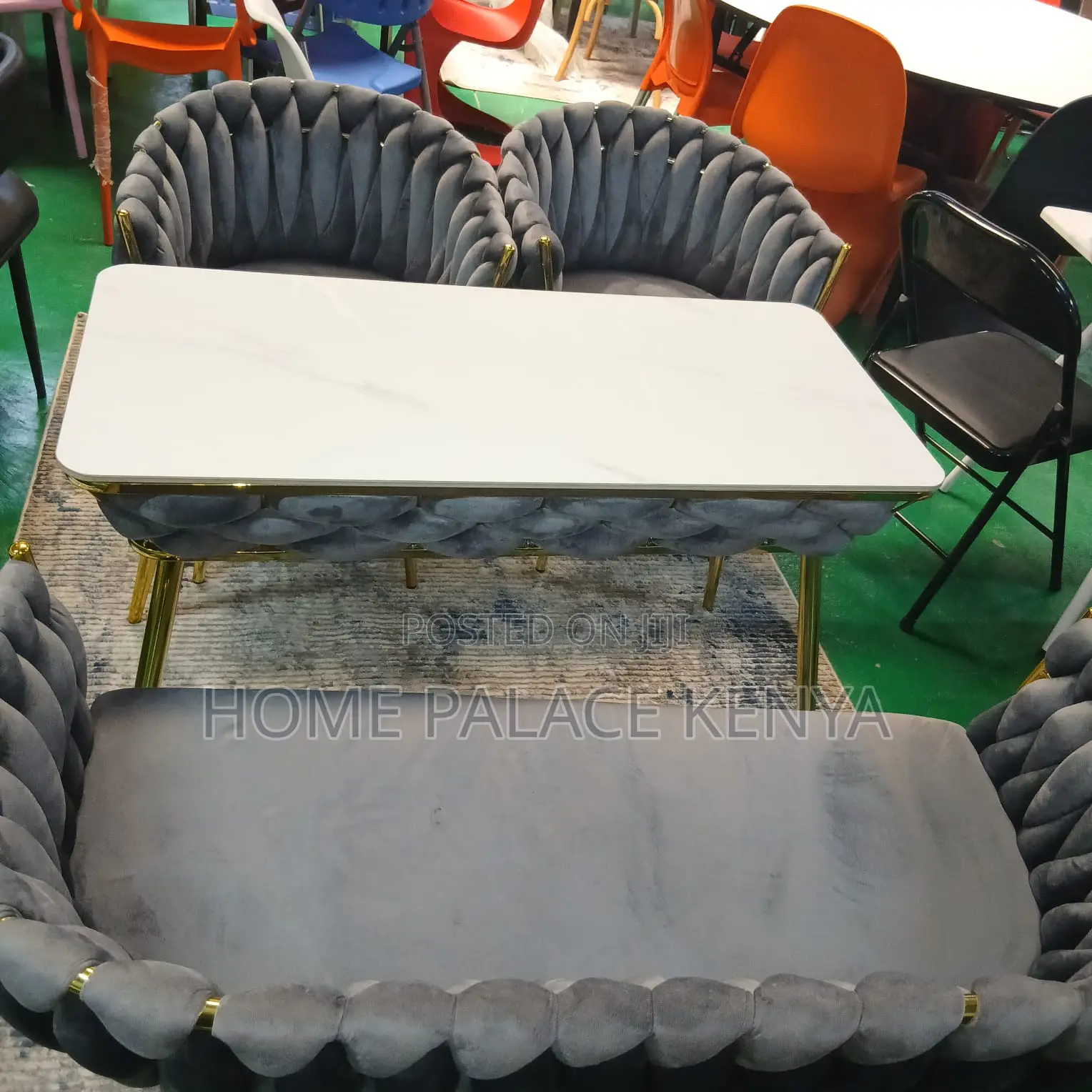 Outdoor Set: 4 Seater Luxury Velvet Outdoor Dining Set
