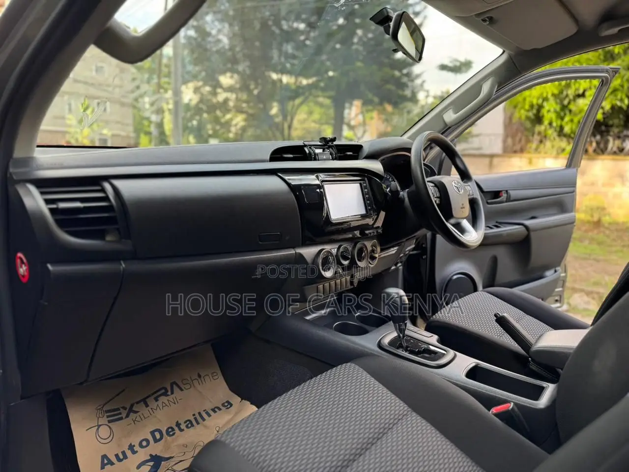 Toyota Hilux 2023 Green