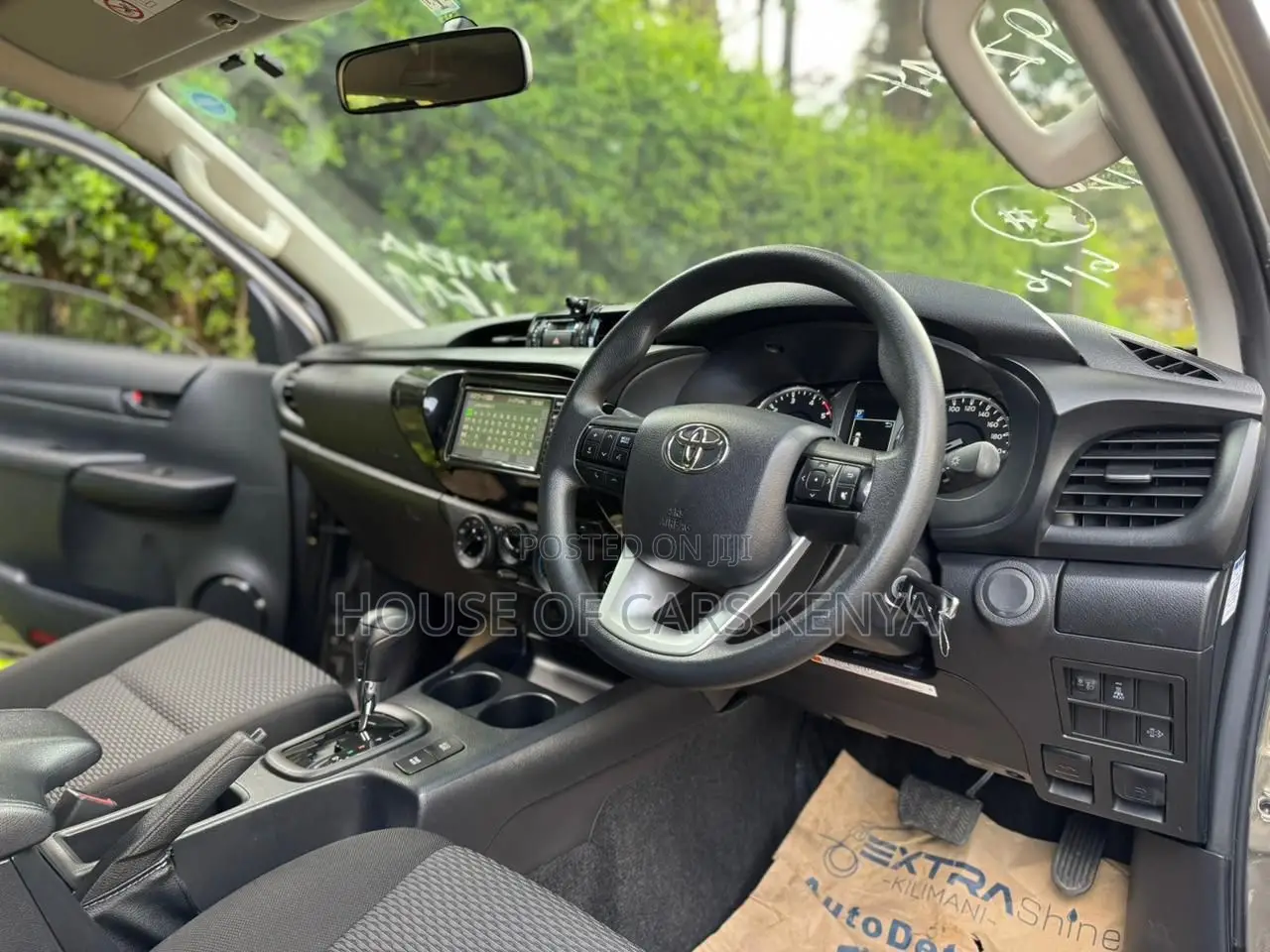Toyota Hilux 2023 Green