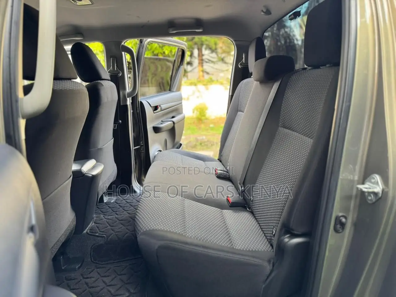 Toyota Hilux 2023 Green