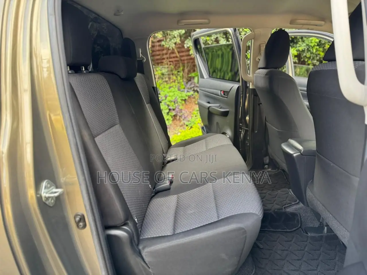 Toyota Hilux 2023 Green
