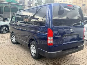 Toyota HiAce 2019 Blue