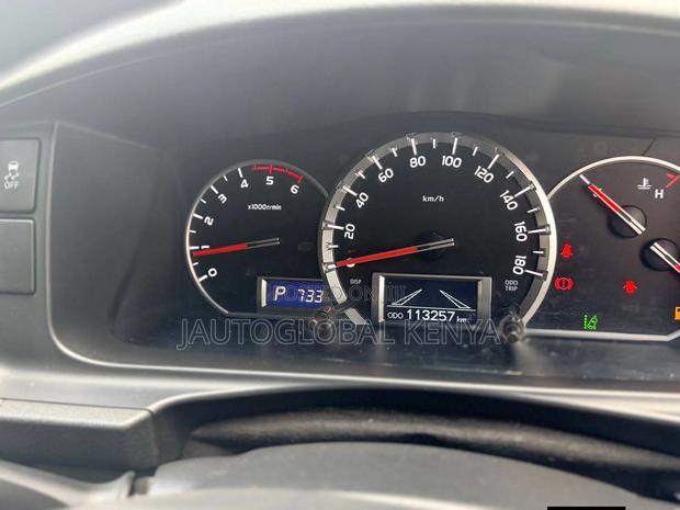 Toyota HiAce 2019 Blue - thumbnail 6