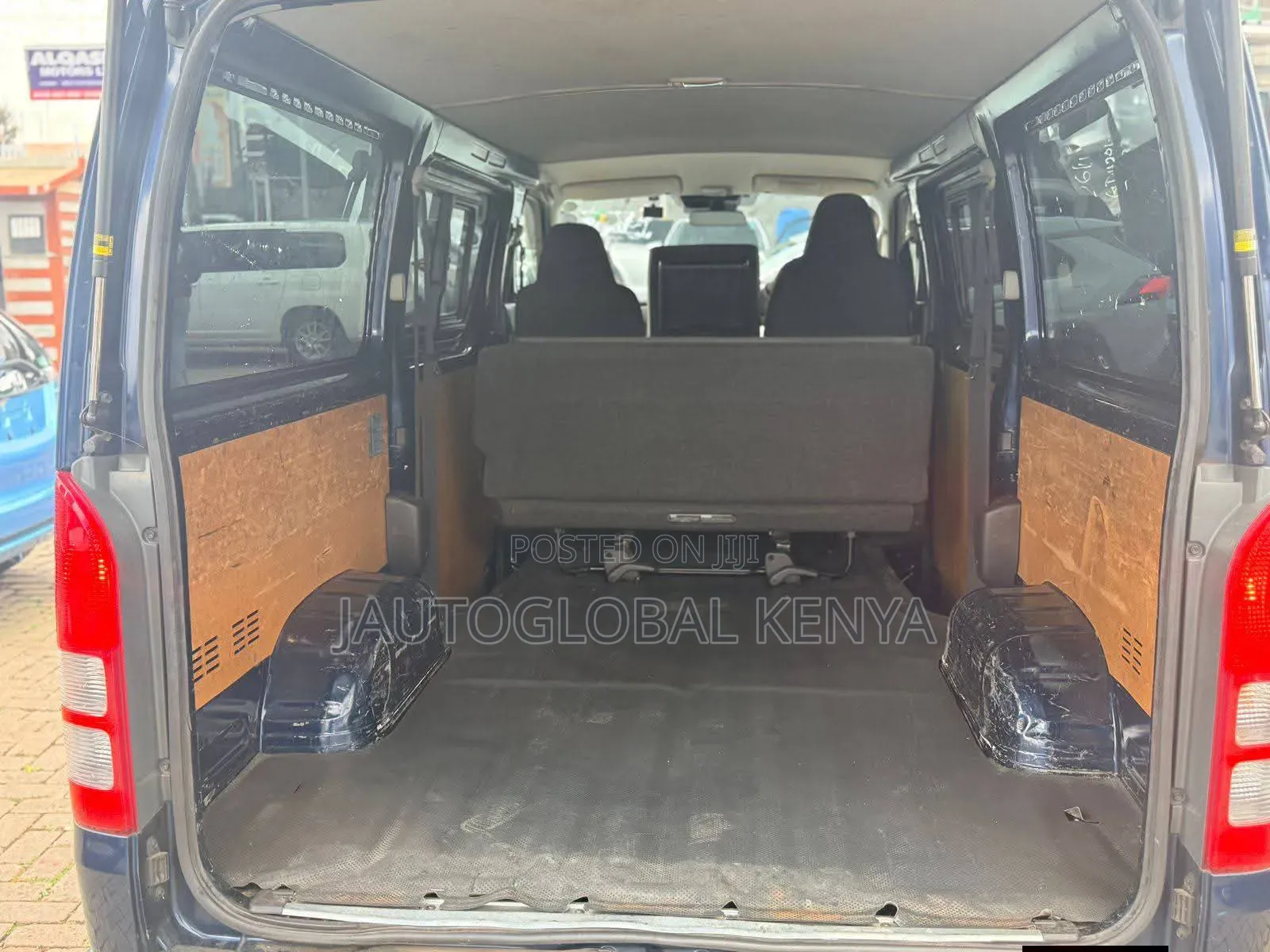 Toyota HiAce 2019 Blue