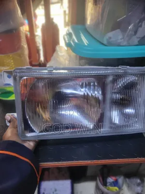 Head Lamp Light Nissan Urvane24/Qd