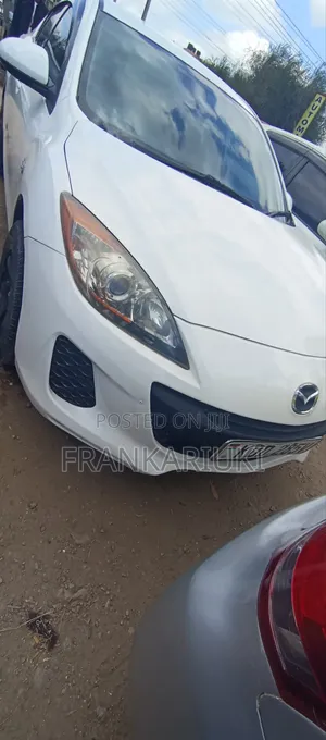 Mazda Axela SV Premium 2014 White