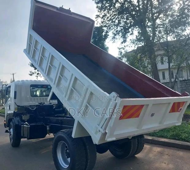 Isuzu FTR Tipper - thumbnail 4