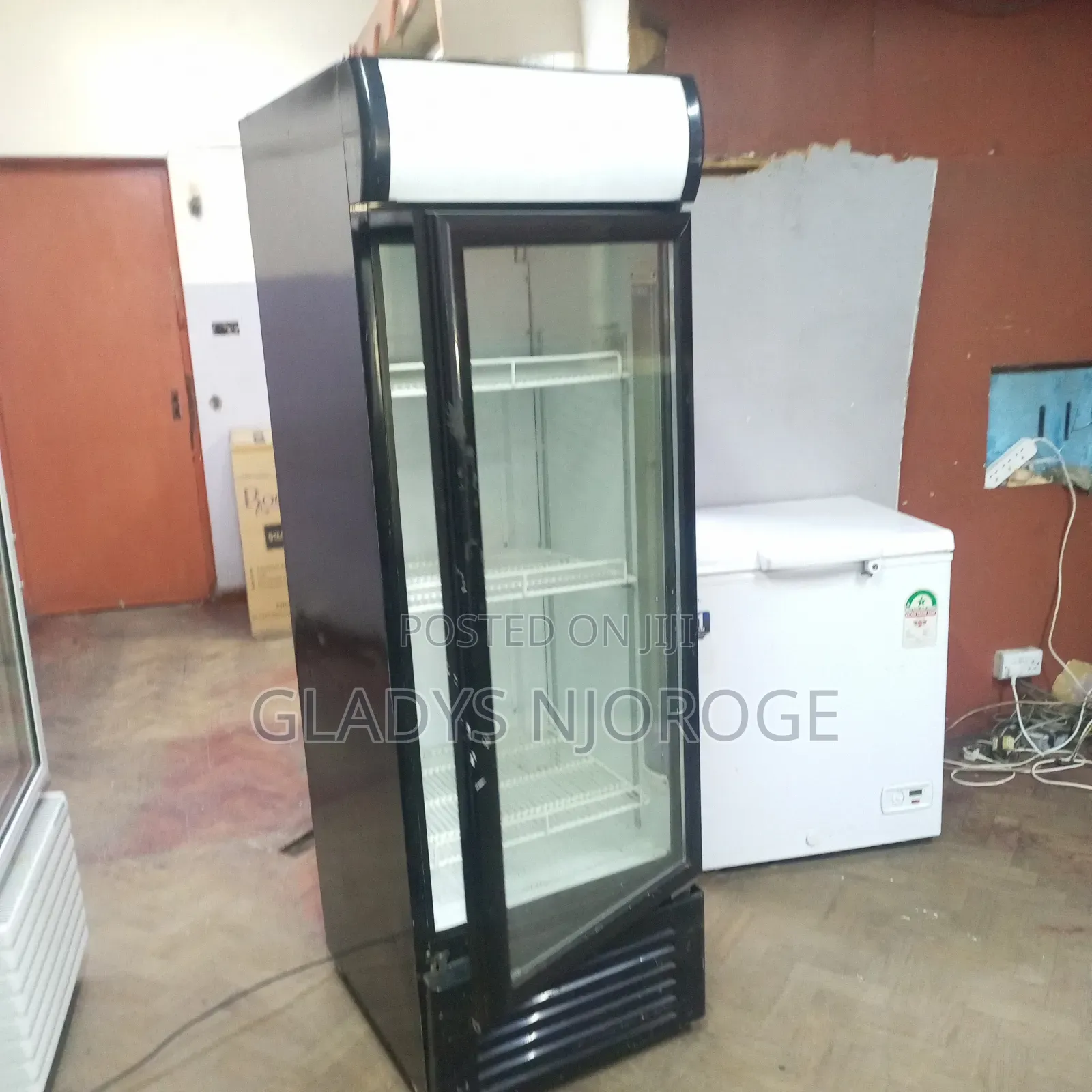 450l Chiller Black $White
