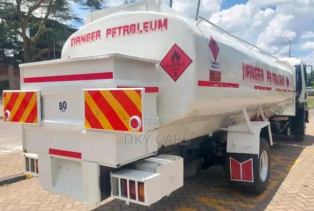 Isuzu Frr90 Tanker - thumbnail 2
