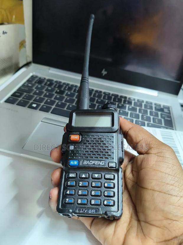 Professional Handheld Radio for Security and Communication Purpose - thumbnail 2
