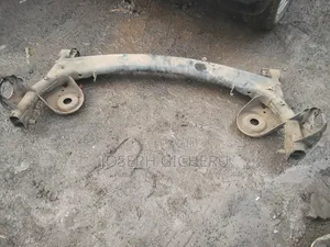 Toyota Isis Rear Crosmemeber