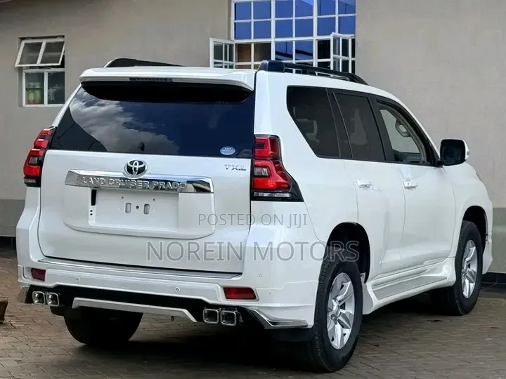 Toyota Land Cruiser Prado 2.8 2020 Off white