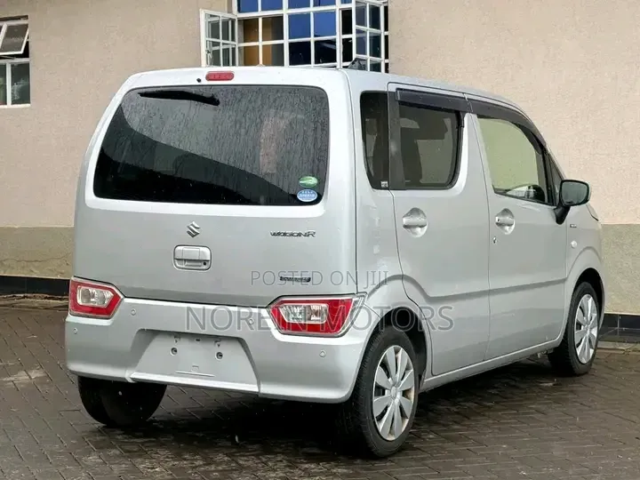 Suzuki Wagon R 2019 White