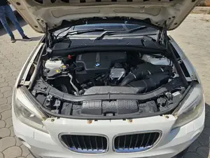 BMW X1 sDrive28i 4dr SUV (2.0L 4cyl Turbo 8A) 2014 White
