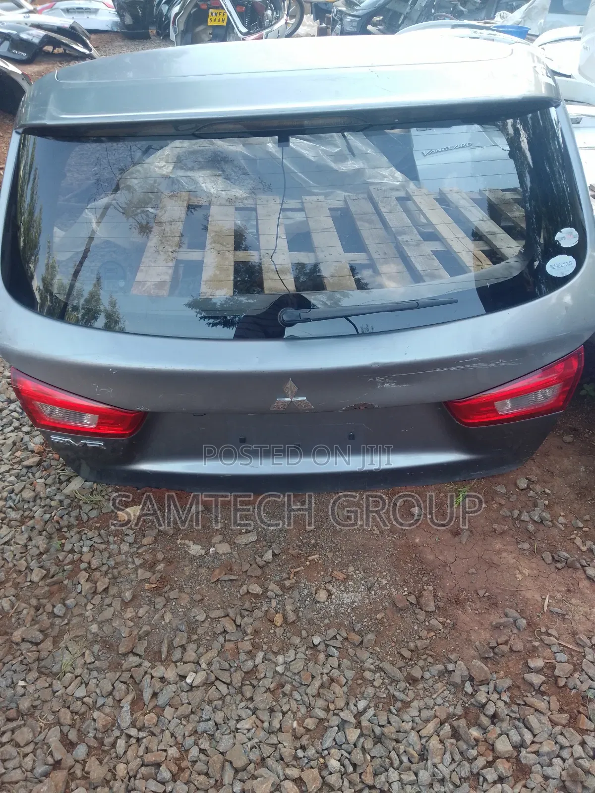 Mitsubishi RVR Boot