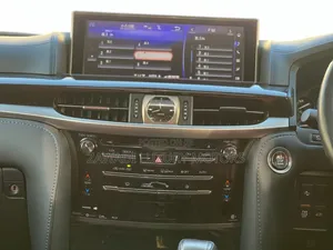 Lexus LX 570 AWD 2019 White